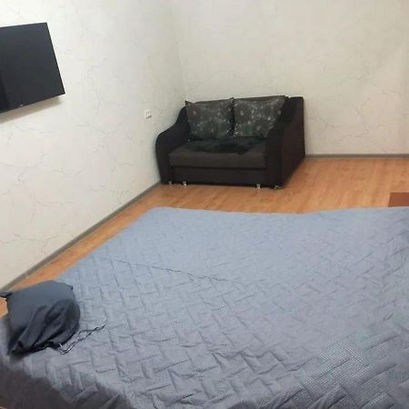 Ауэзова Apartment เปโตรปาฟลอฟส์ค ภายนอก รูปภาพ